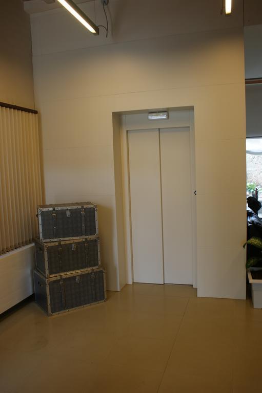 Hotel Viaurelia Montblanc Bagian luar foto