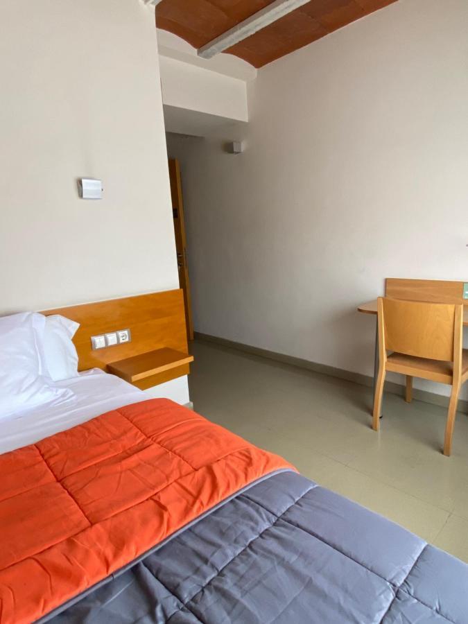 Hotel Viaurelia Montblanc Bagian luar foto